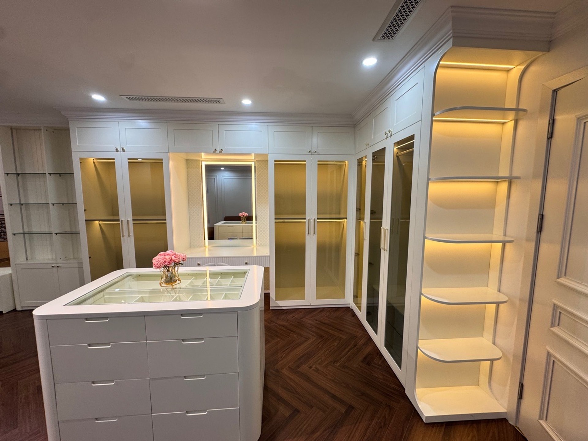 Bán nhà Tam Trinh - diện tích 75m2 7 tầng - Gara 2 xe 7 chỗ - giá 28,6 tỷ