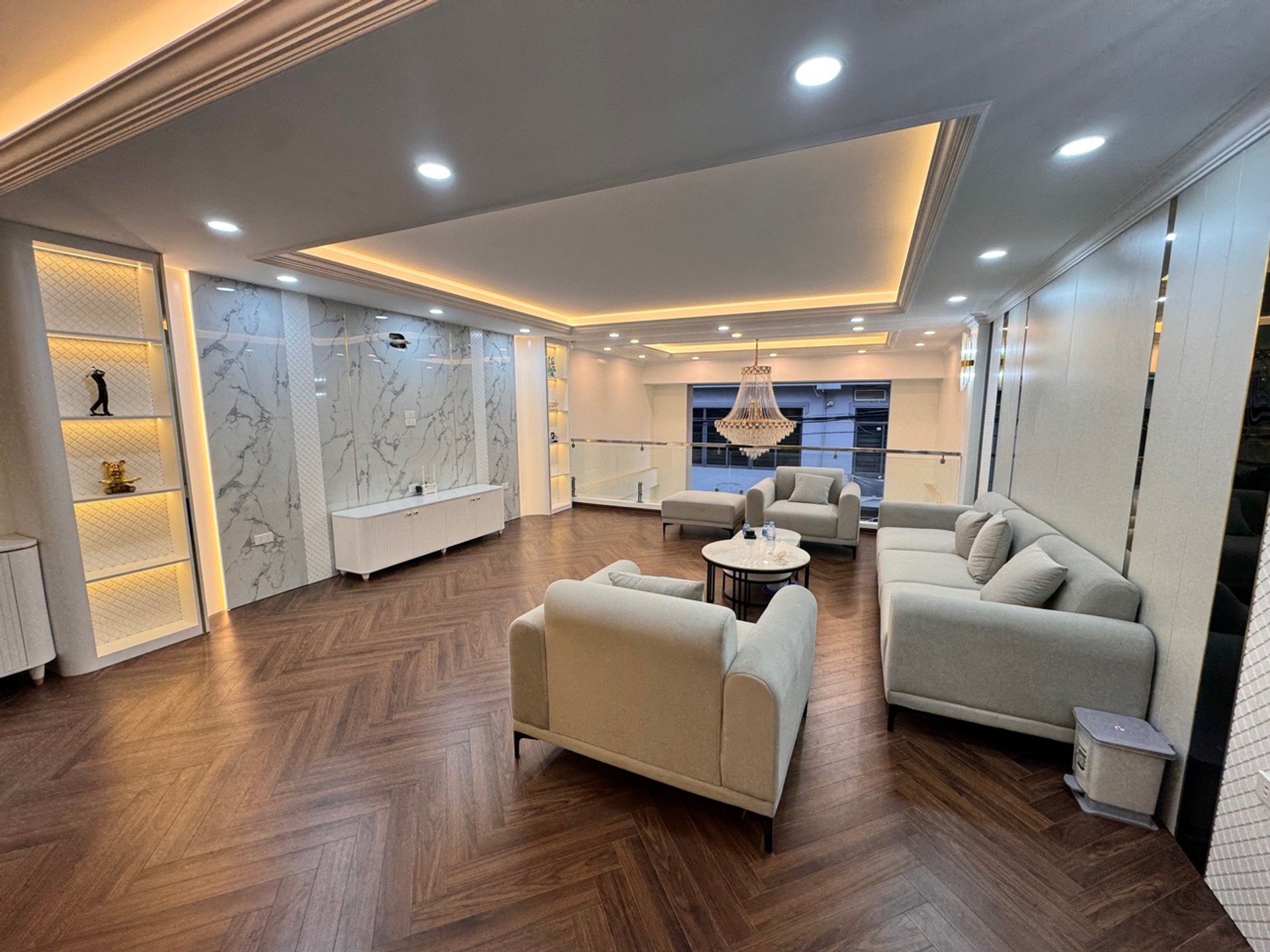 Bán nhà Tam Trinh - diện tích 75m2 7 tầng - Gara 2 xe 7 chỗ - giá 28,6 tỷ