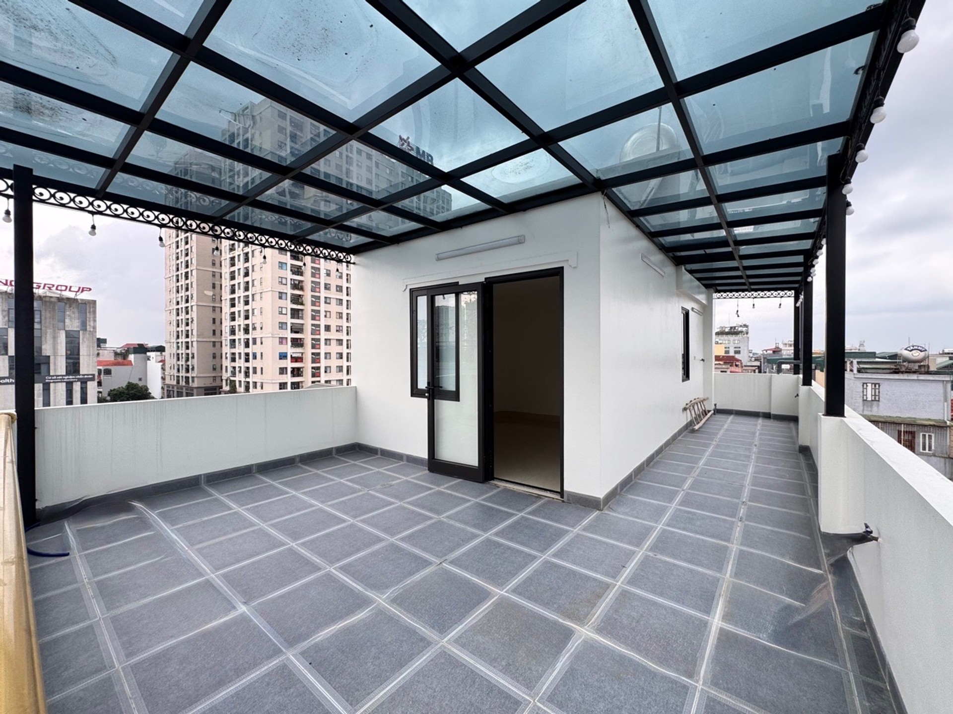 Bán nhà Tam Trinh - diện tích 75m2 7 tầng - Gara 2 xe 7 chỗ - giá 28,6 tỷ