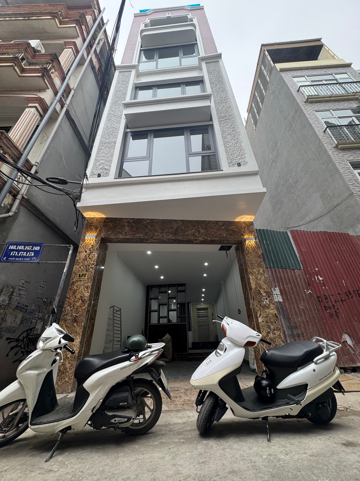 Bán nhà Quan Thổ 1 - diện tích 55m2 6 tầng - Lô góc 2 mặt thoáng - giá 25,5 tỷ