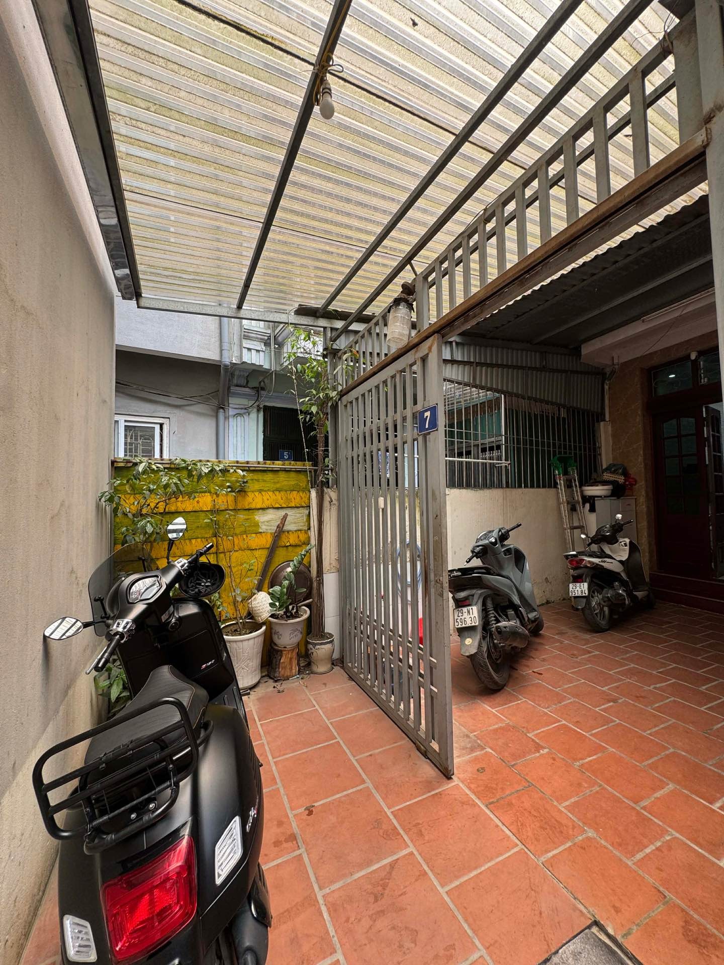 Bán nhà Kim Giang - diện tích 62m2 3 tầng - gần ô tô - giá 12 tỷ