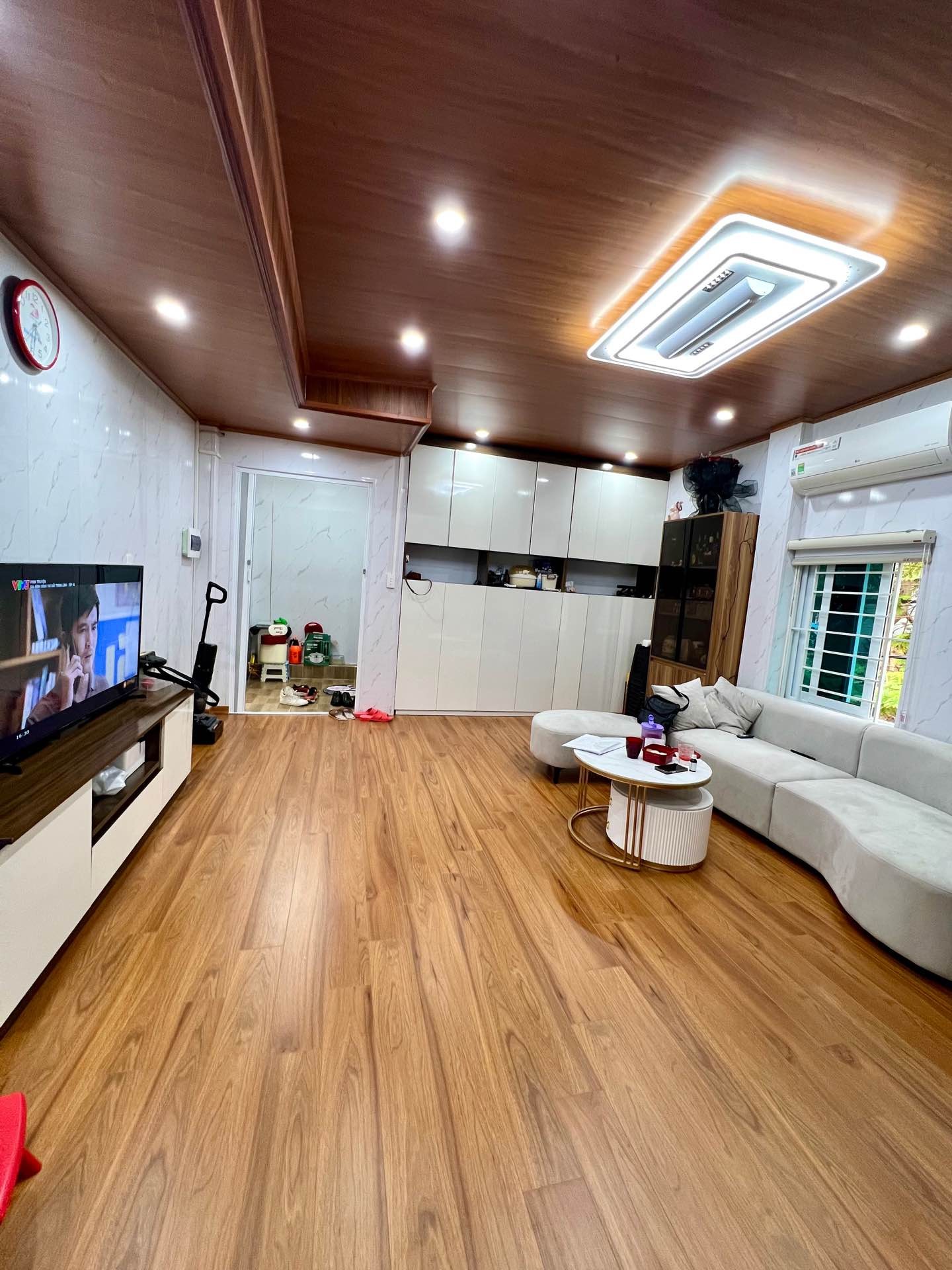Bán nhà Nguyễn Chính - diện tích 73m2 5 tầng - Tập thể tầng 2 - giá 3,3 tỷ