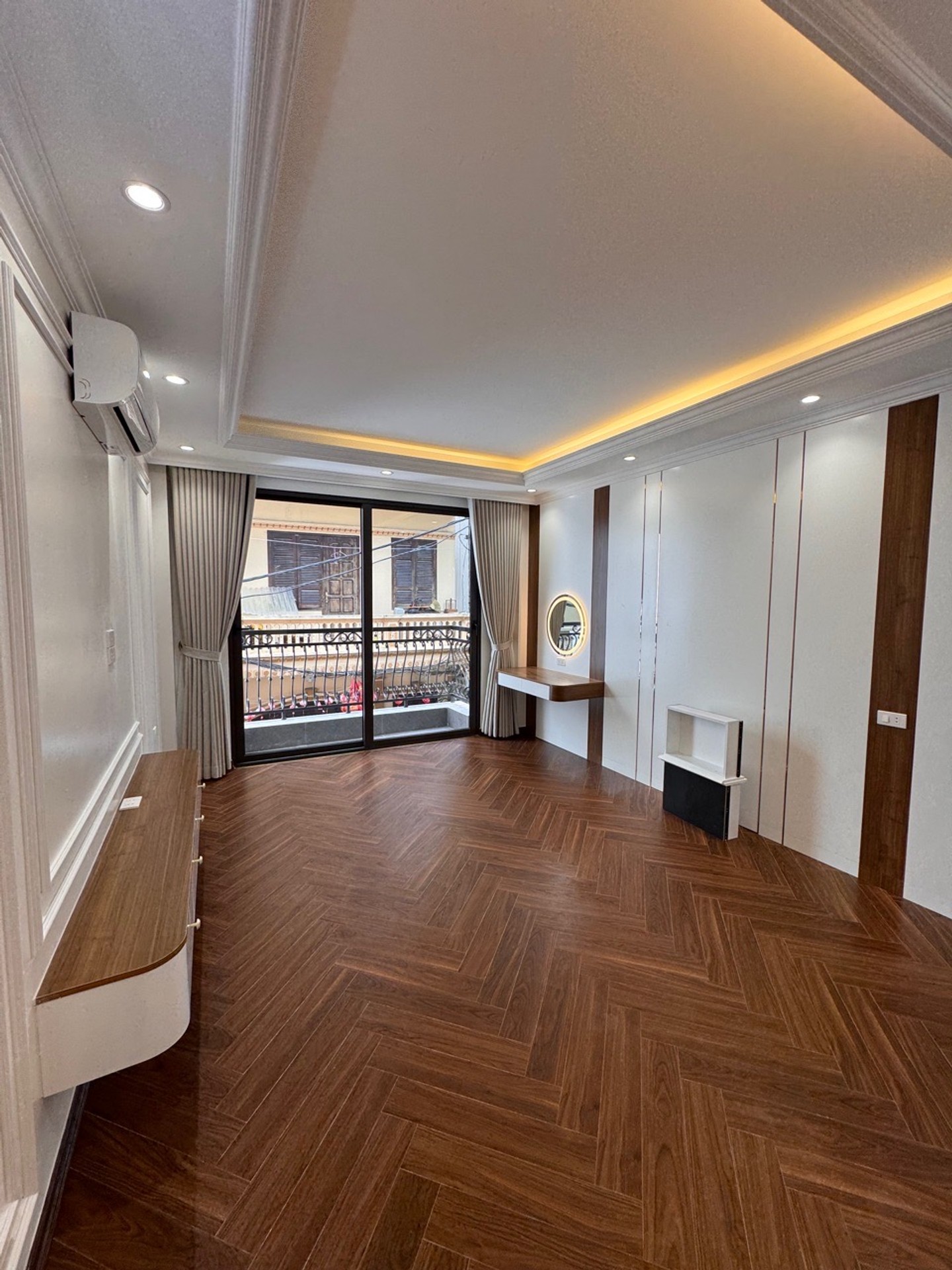 Bán nhà Giáp Bát - diện tích 44m2 6 tầng - Nhà đẹp hiếm có - giá 18 tỷ