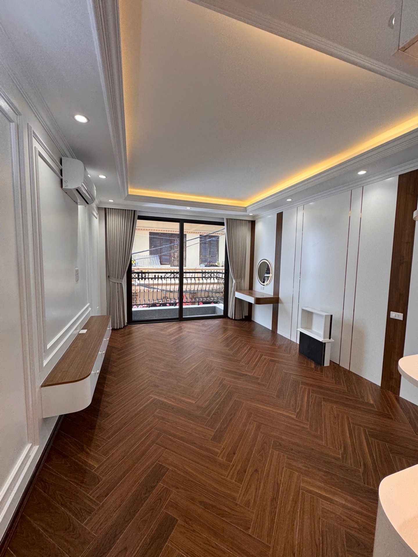 Bán nhà Giáp Bát - diện tích 44m2 6 tầng - Nhà đẹp hiếm có - giá 18 tỷ