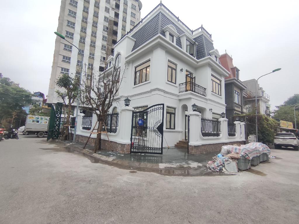 Bán nhà Sa Đôi - diện tích 205.7m2 4 tầng - mặt phố - giá 65 tỷ