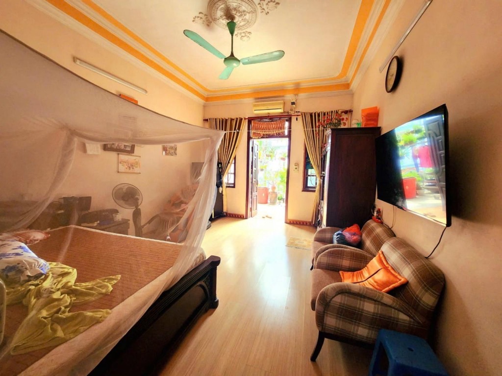 Bán nhà Tân Khai - diện tích 82m2 4 tầng - ô tô đỗ cổng - giá 14 tỷ