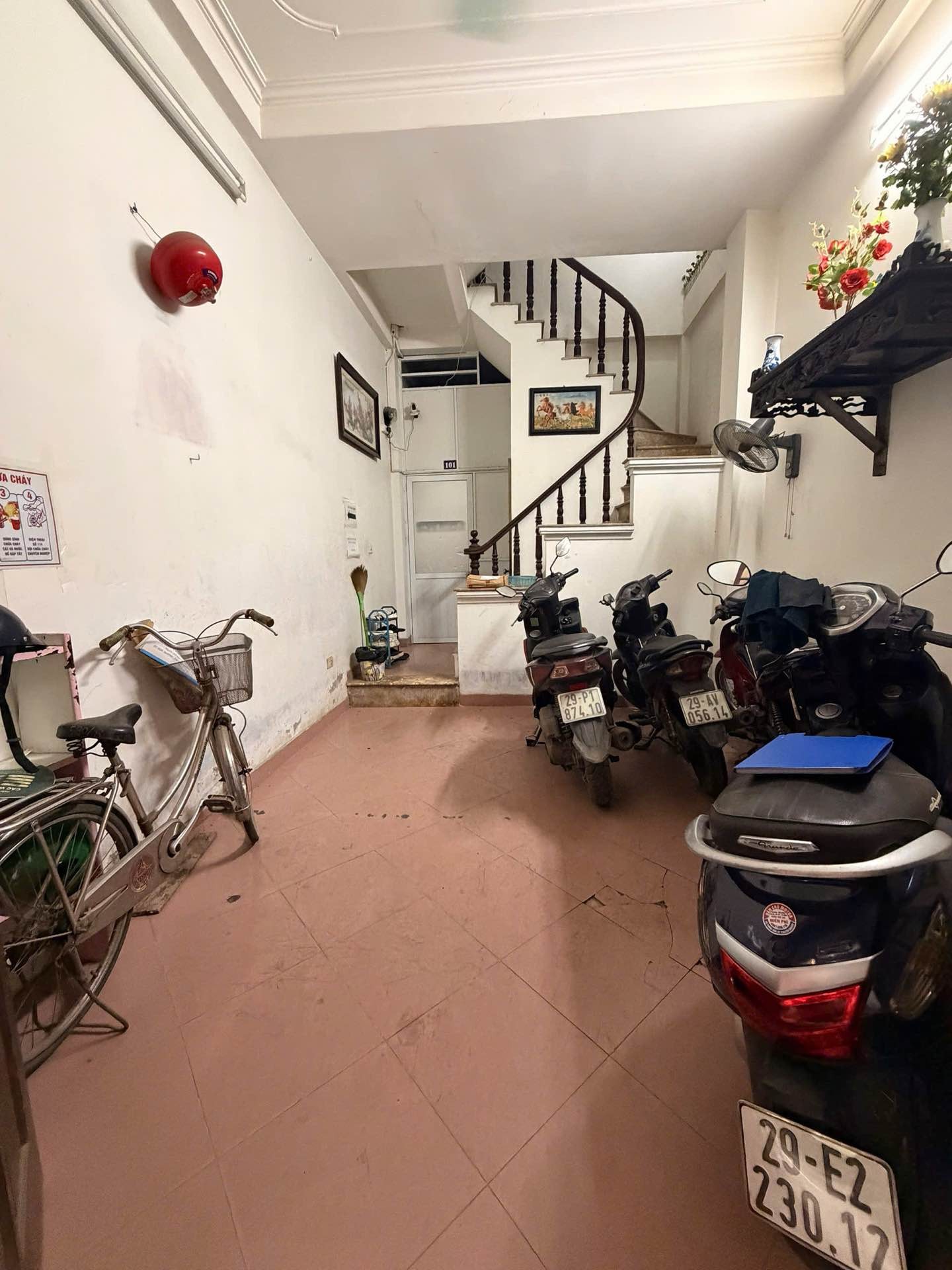Bán nhà Bạch Mai - diện tích 33m2 5 tầng - Gần phố - giá 8,6 tỷ