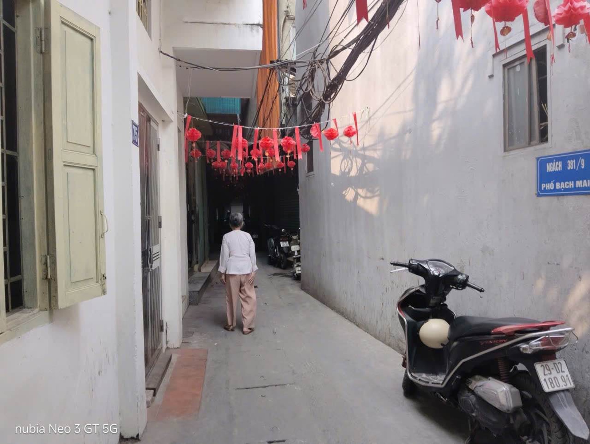 Bán nhà Bạch Mai - diện tích 33m2 5 tầng - Gần phố - giá 8,6 tỷ