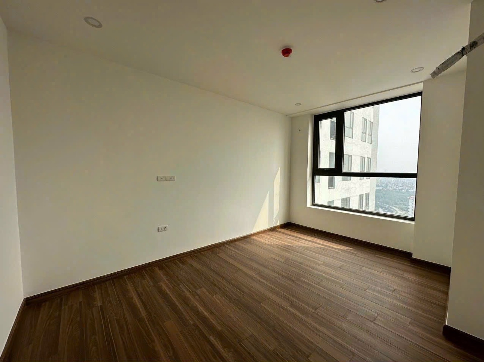 Bán nhà Trần Hòa - diện tích 83m2 1 tầng - Căn hộ mới bàn giao - giá 6,4 tỷ