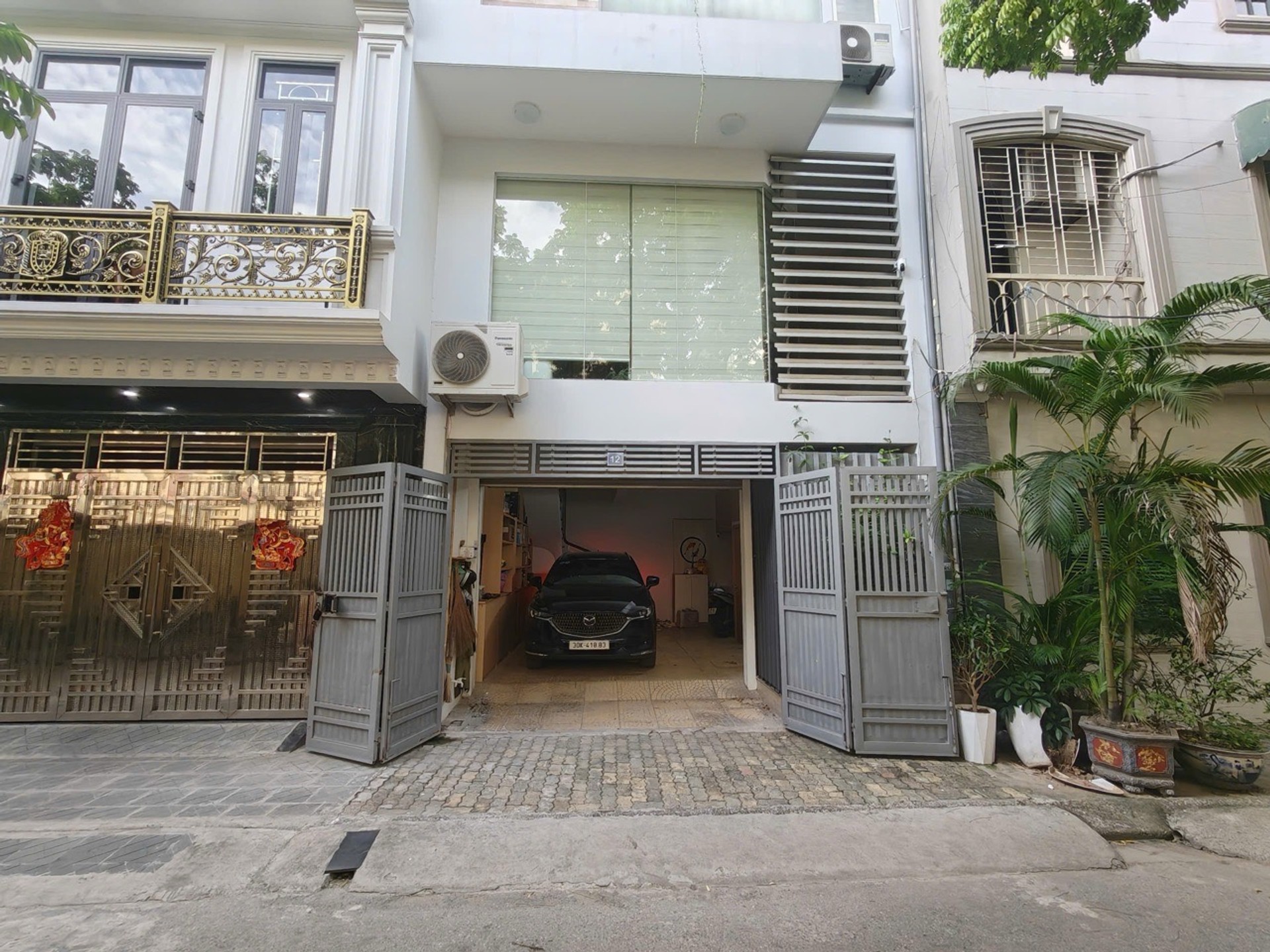 Bán nhà Lĩnh Nam - diện tích 46m2 5 tầng - ô tô đỗ cửa - giá 22 tỷ