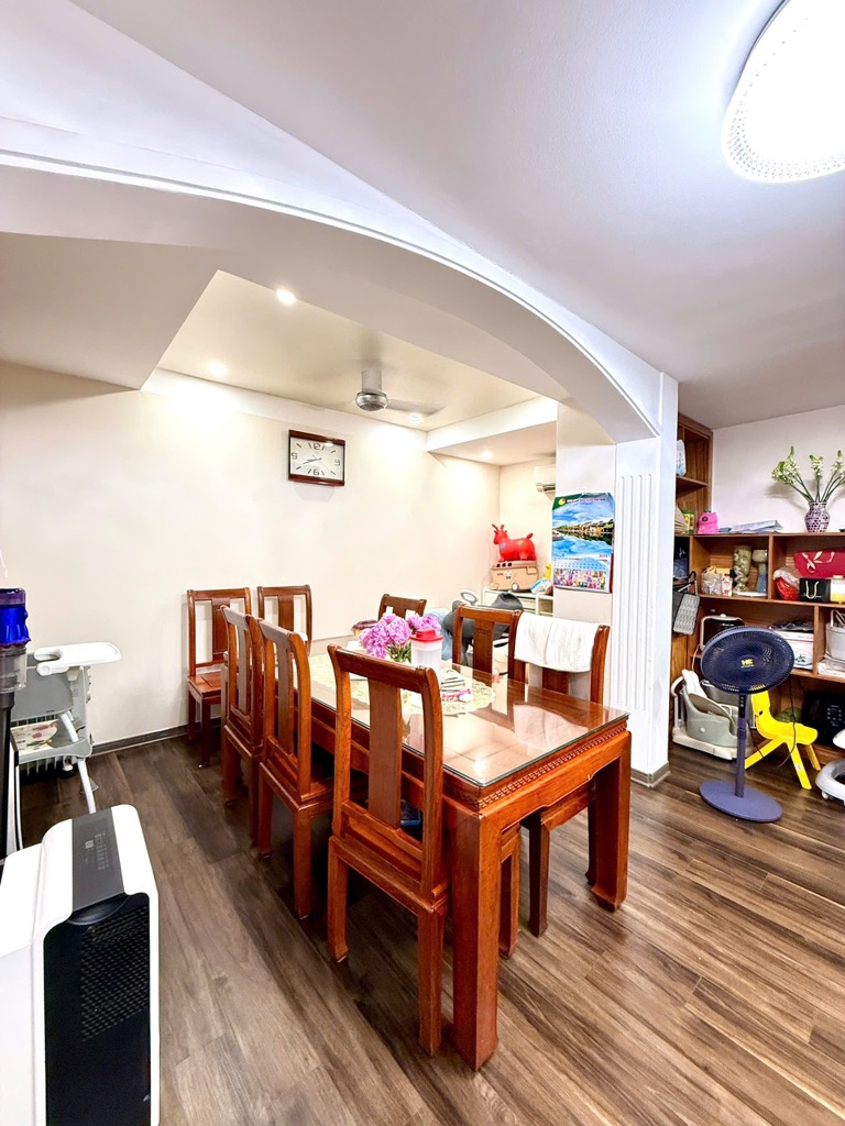 Bán nhà Mễ Trì Thượng - diện tích 127m2 4 tầng - Biệt thự nhà vườn - giá 39,5 tỷ