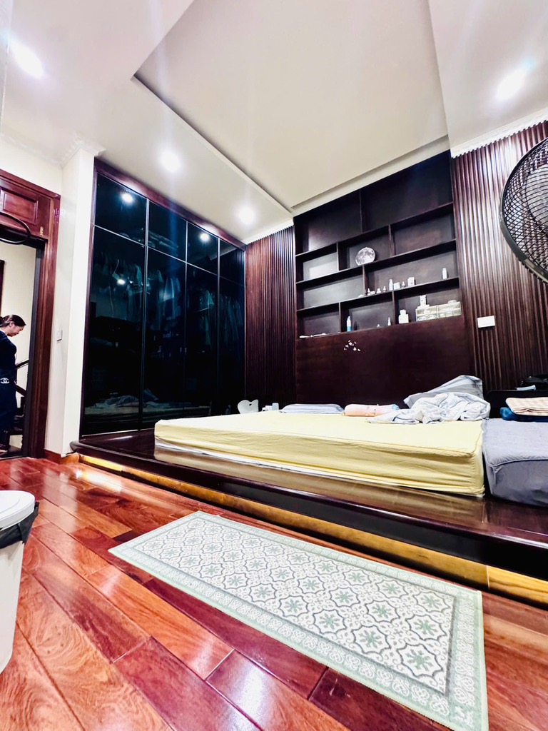 Bán nhà Mễ Trì Thượng - diện tích 127m2 4 tầng - Biệt thự nhà vườn - giá 39,5 tỷ