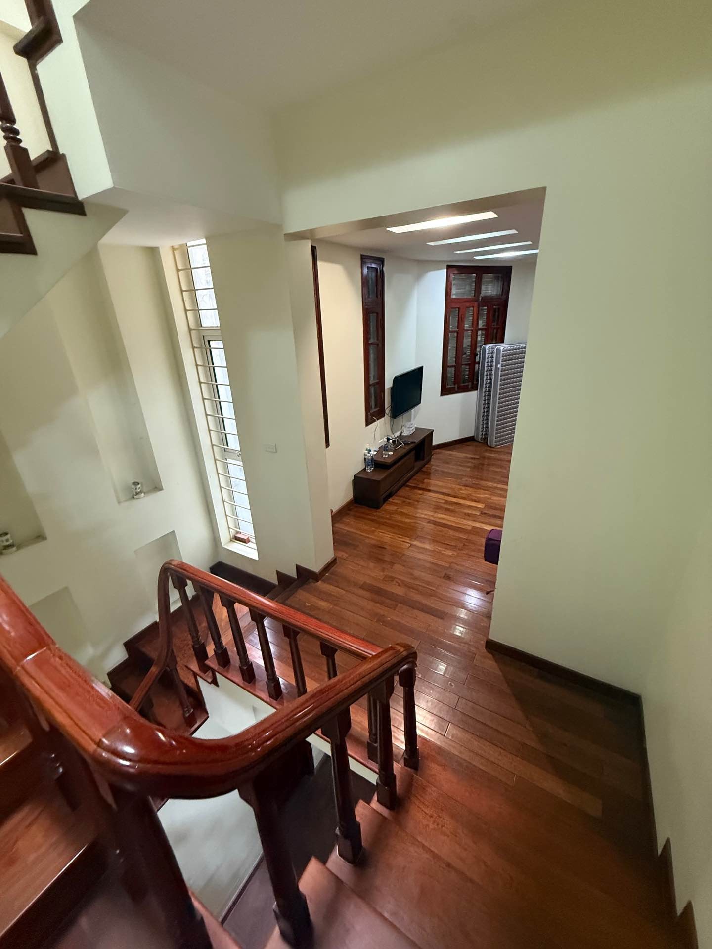 Bán nhà Triệu Việt Vương - diện tích 68m2 5 tầng - Lô góc 2 mặt thoáng - giá 50 tỷ