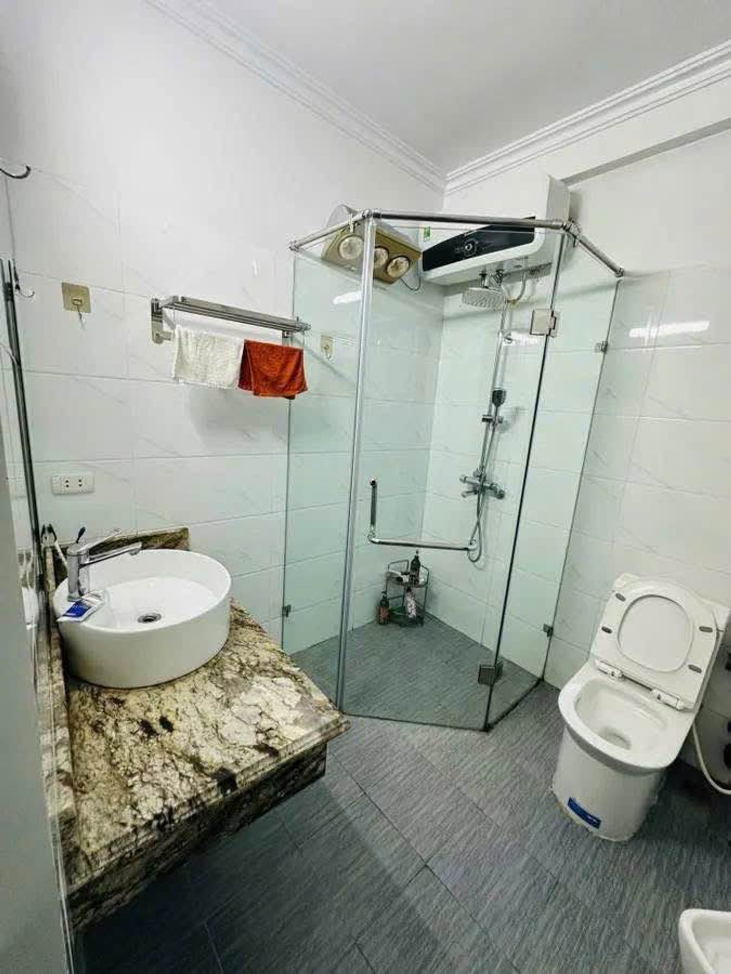 Bán nhà Triệu Việt Vương - diện tích 68m2 5 tầng - Lô góc 2 mặt thoáng - giá 50 tỷ