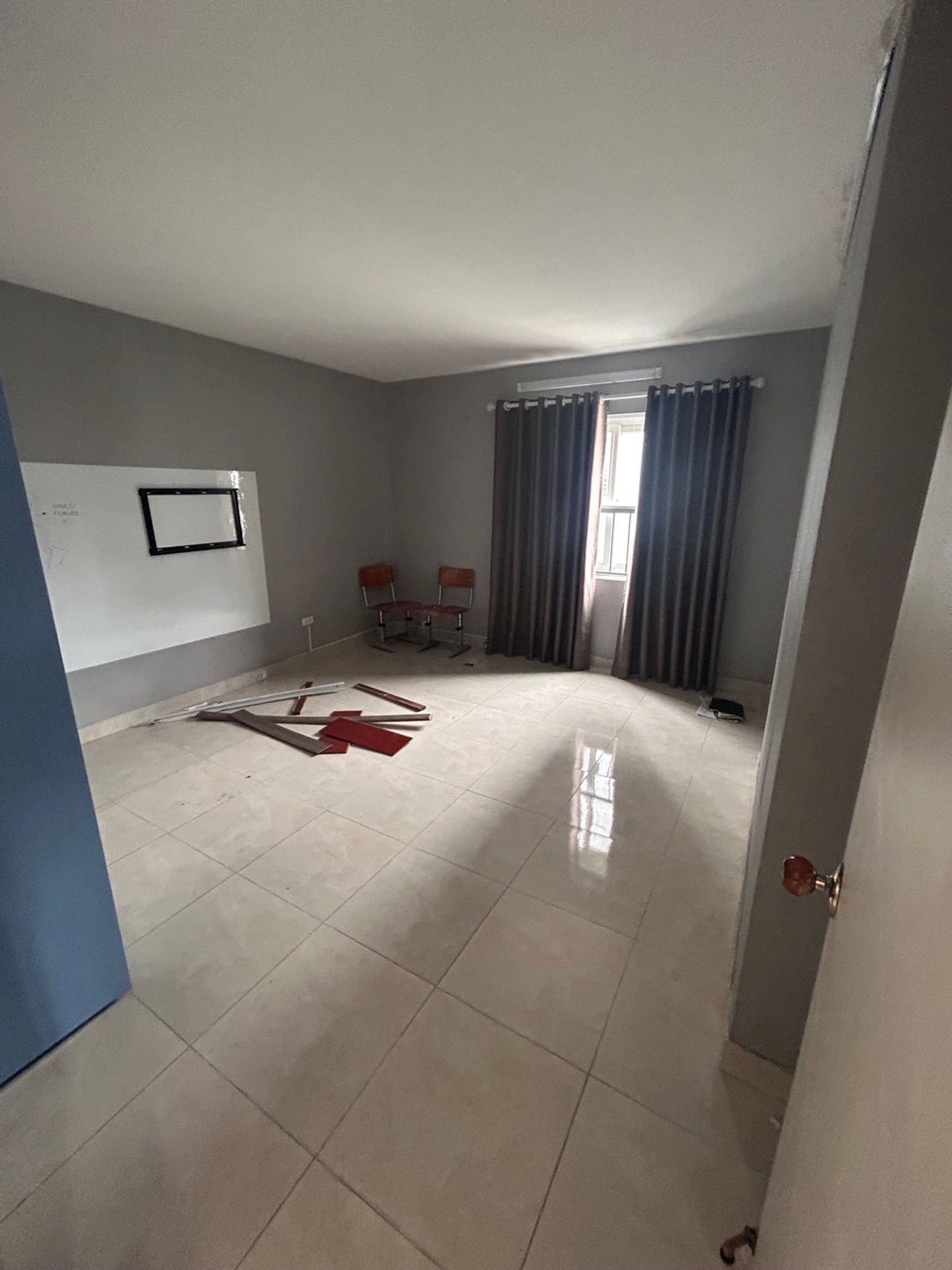 Bán nhà Trần Thủ Độ - diện tích 122m2 3 tầng - Căn hộ lô góc thoáng sáng - giá 7,9 tỷ