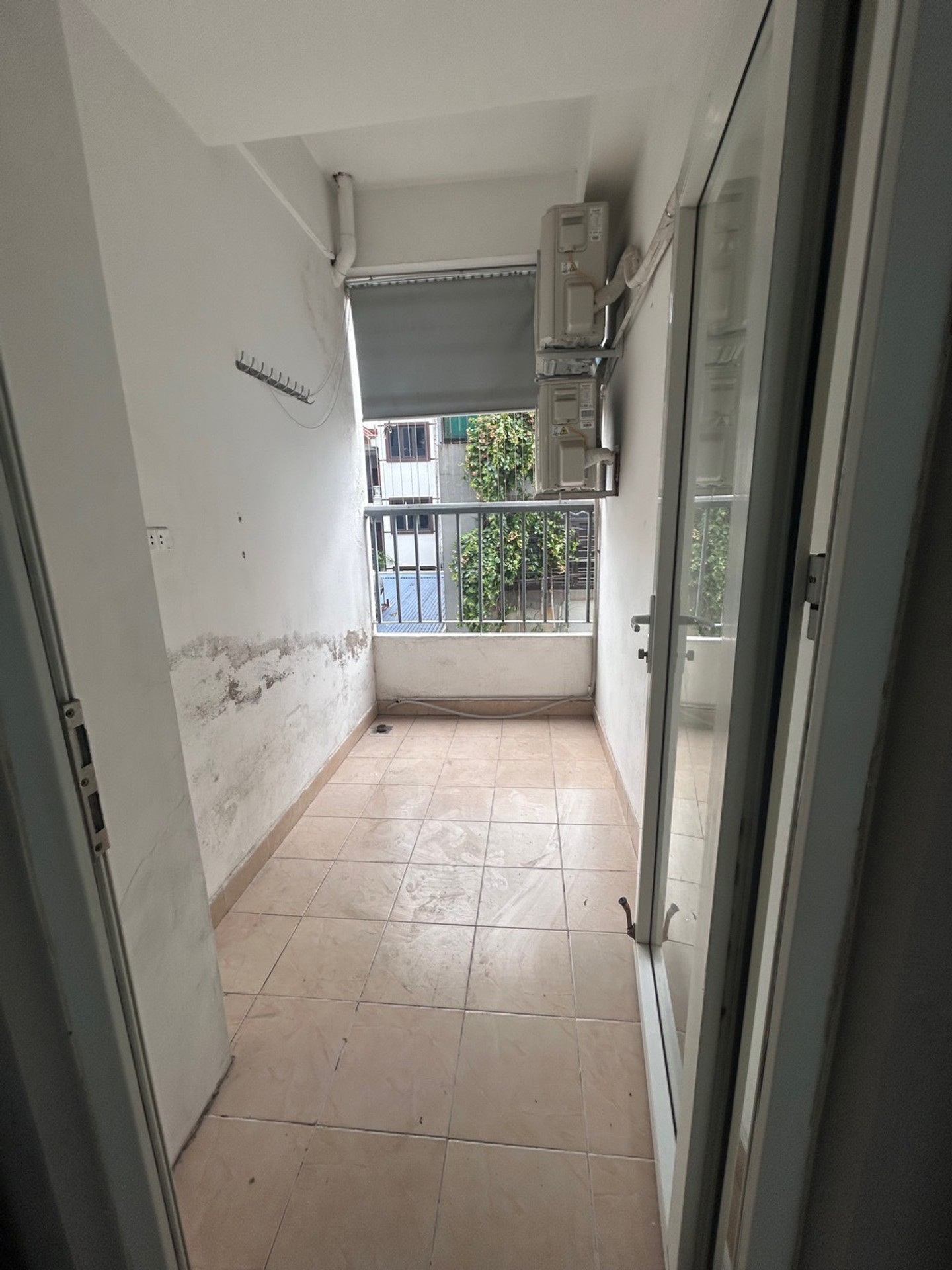 Bán nhà Trần Thủ Độ - diện tích 122m2 3 tầng - Căn hộ lô góc thoáng sáng - giá 7,9 tỷ