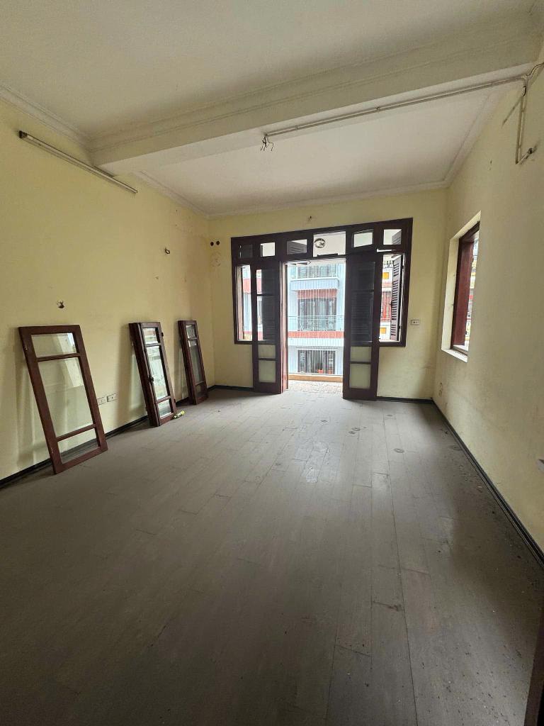 Bán nhà Bắc Linh Đàm - diện tích 74m2 4 tầng - ô tô tránh đỗ - giá 28,5 tỷ