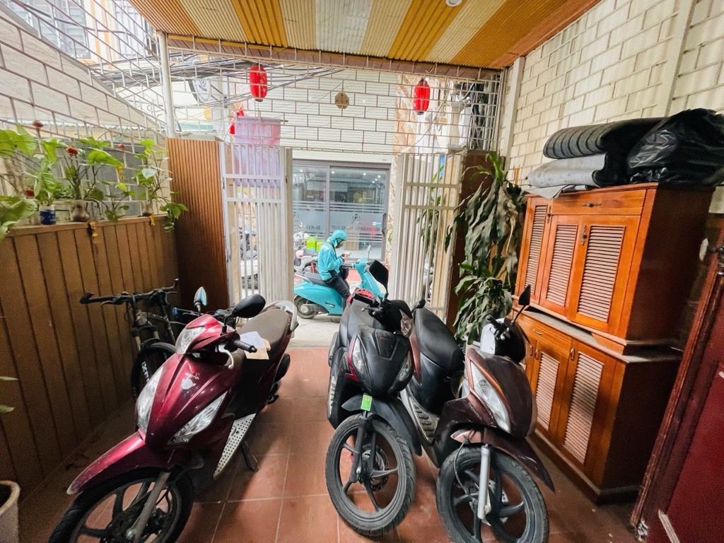 Bán nhà Định Công Hạ - diện tích 70m2 4 tầng - Ô tô chạy vòng quanh - giá 18,5 tỷ