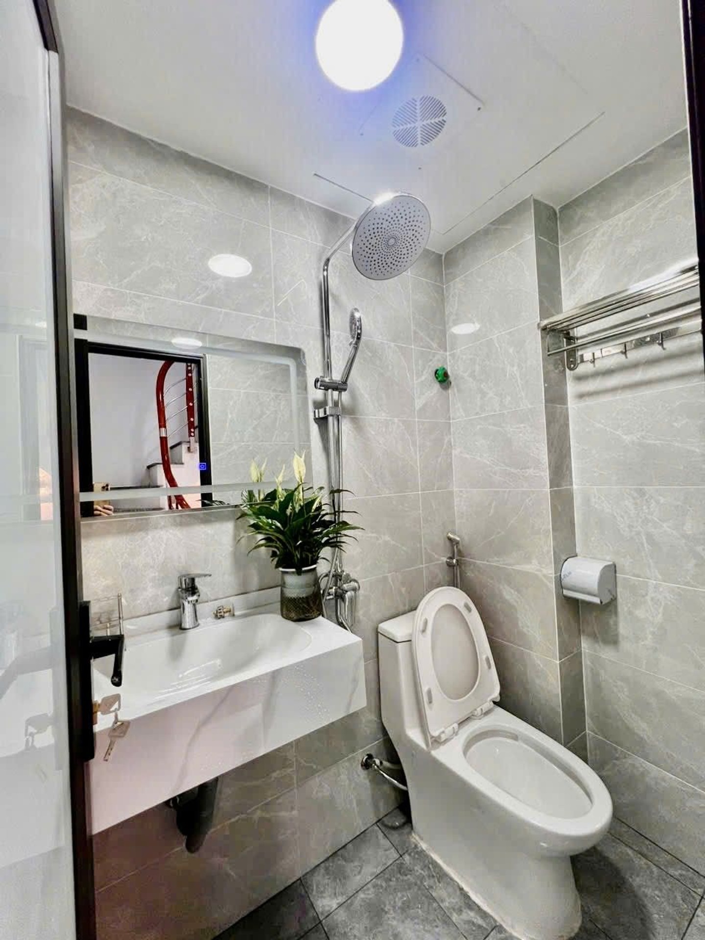 Bán nhà Hồng Mai - diện tích 18m2 4 tầng - Ô tô tránh - giá 6,3 tỷ