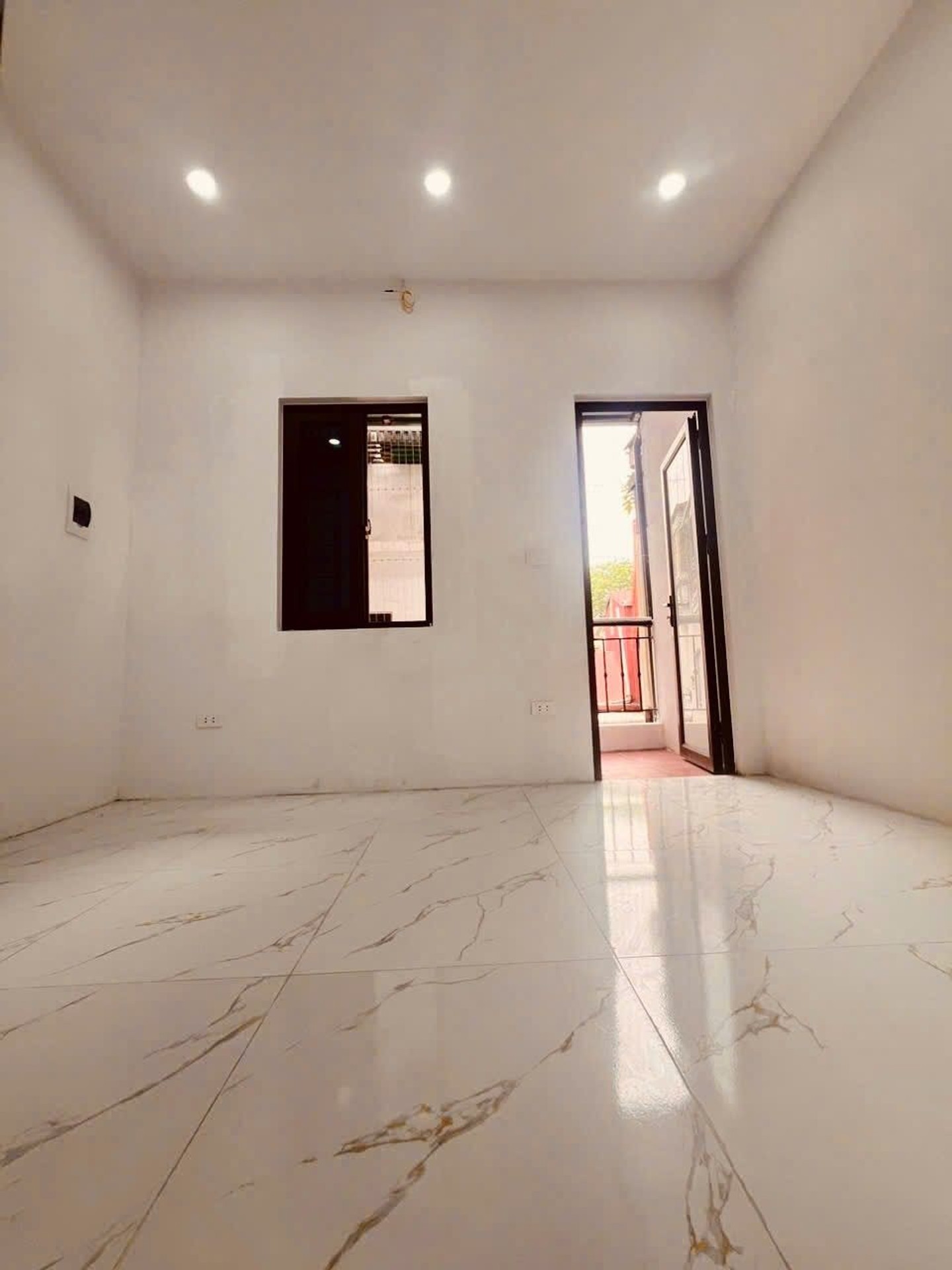 Bán nhà Hồng Mai - diện tích 18m2 4 tầng - Ô tô tránh - giá 6,3 tỷ