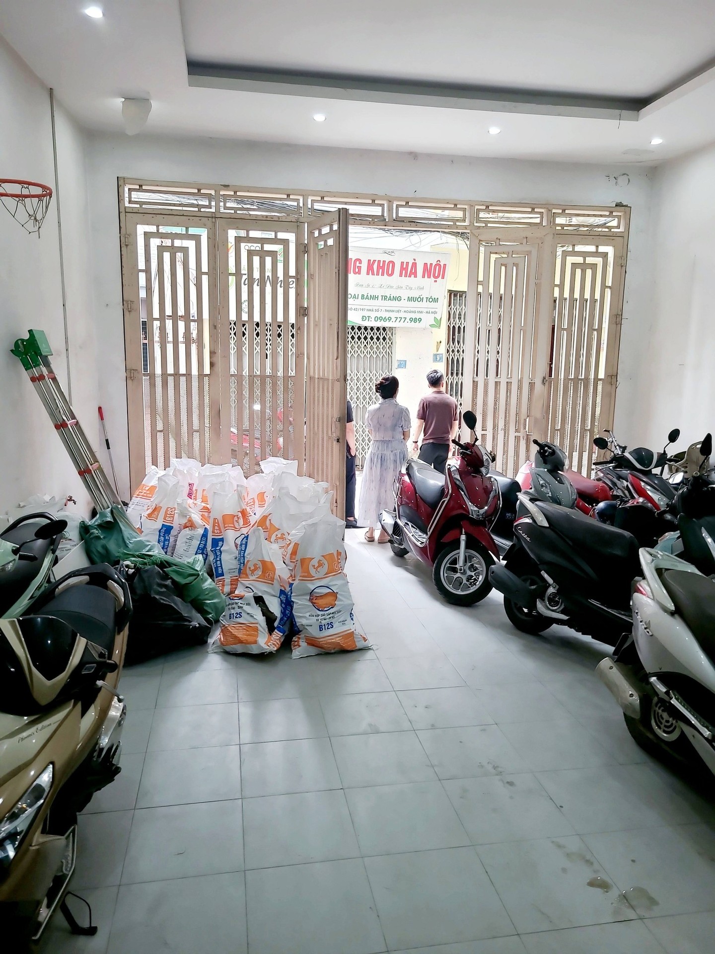 Bán nhà Thịnh Liệt - diện tích 161m2 5 tầng - Thang máy, Gara ô tô - giá 43 tỷ