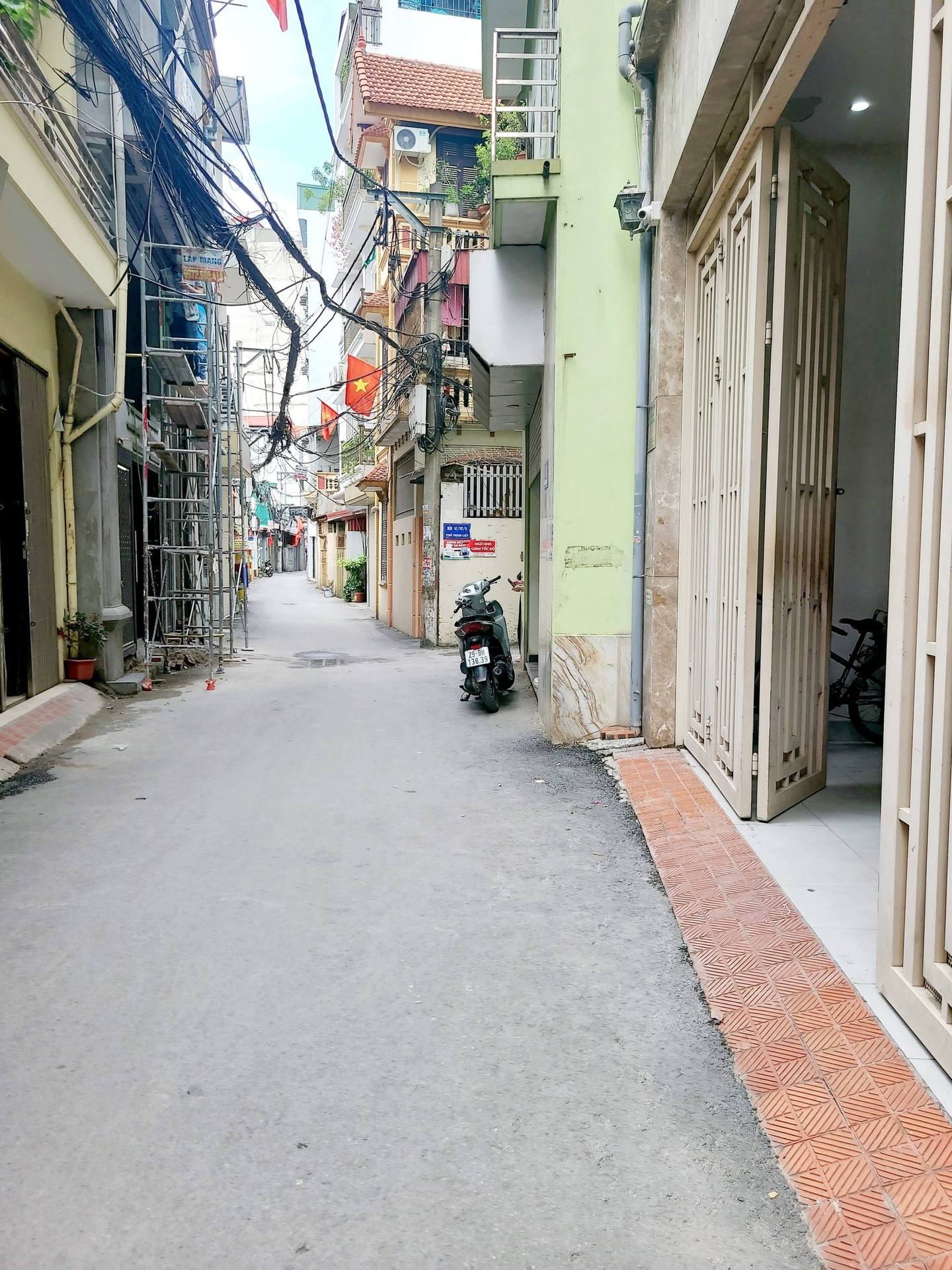 Bán nhà Thịnh Liệt - diện tích 161m2 5 tầng - Thang máy, Gara ô tô - giá 43 tỷ
