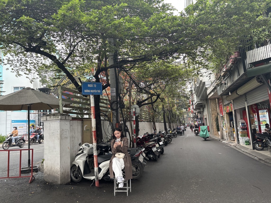 Bán nhà Nguyễn Trãi - diện tích 118.2m2 4 tầng - Ô TÔ TRÁNH - giá 33 tỷ