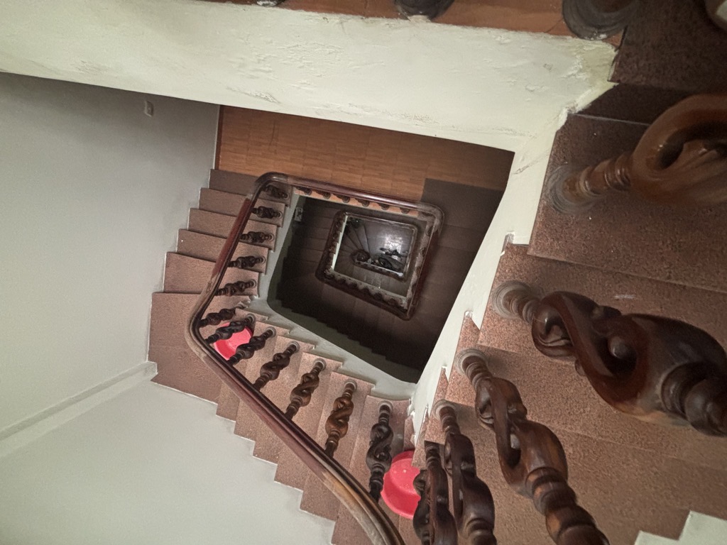 Bán nhà Nguyễn Trãi - diện tích 118.2m2 4 tầng - Ô TÔ TRÁNH - giá 33 tỷ