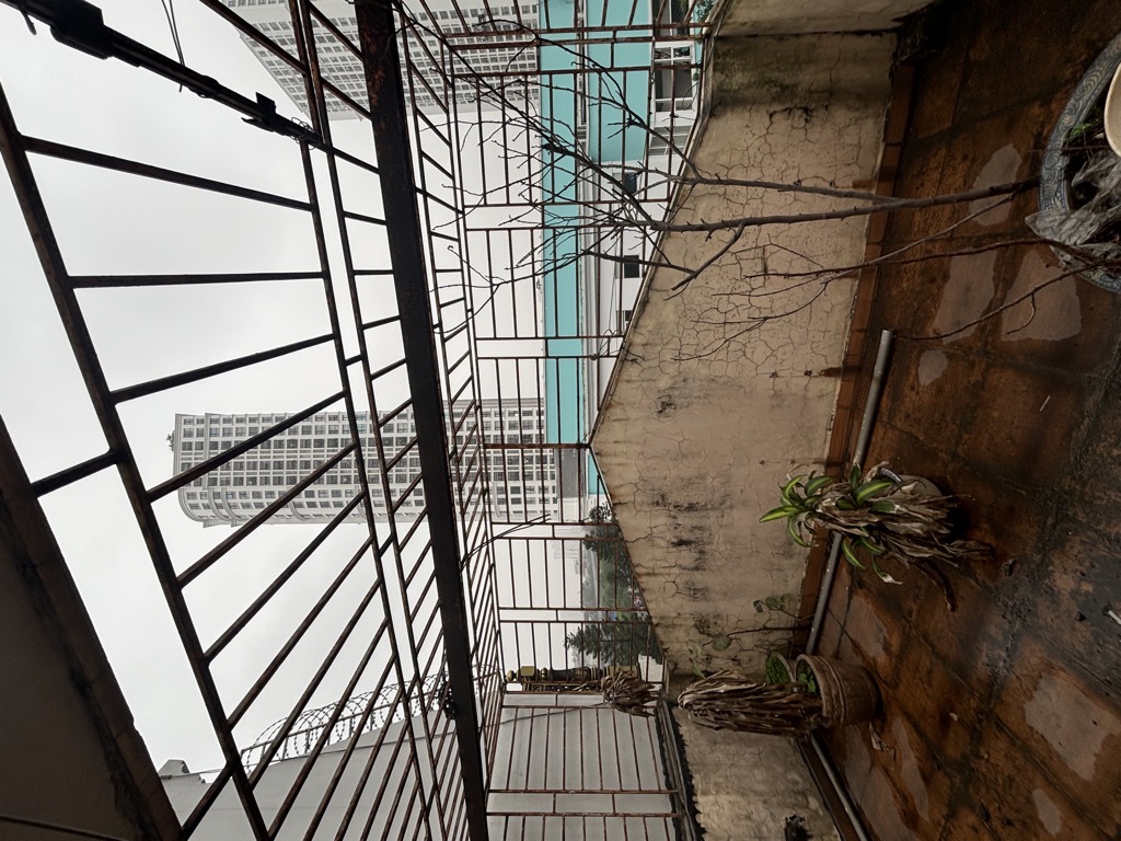 Bán nhà Nguyễn Trãi - diện tích 118.2m2 4 tầng - Ô TÔ TRÁNH - giá 33 tỷ