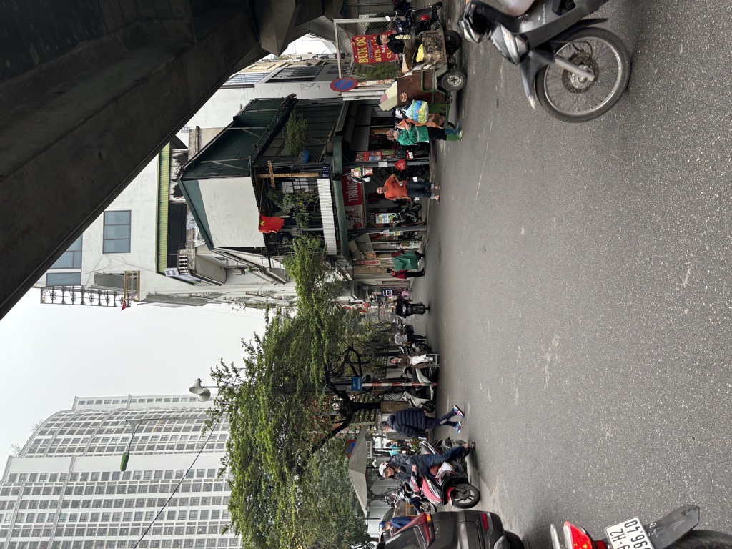 Bán nhà Nguyễn Trãi - diện tích 118.2m2 4 tầng - Ô TÔ TRÁNH - giá 33 tỷ