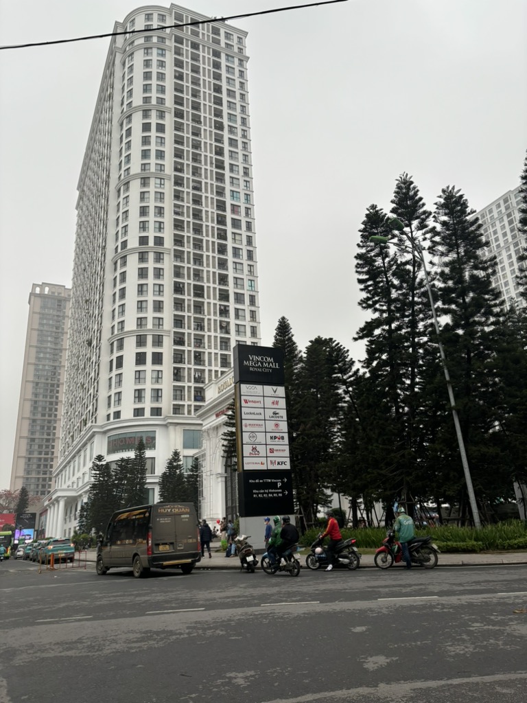 Bán nhà Nguyễn Trãi - diện tích 118.2m2 4 tầng - Ô TÔ TRÁNH - giá 33 tỷ