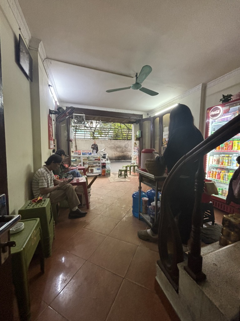 Bán nhà Nguyễn Trãi - diện tích 118.2m2 4 tầng - Ô TÔ TRÁNH - giá 33 tỷ