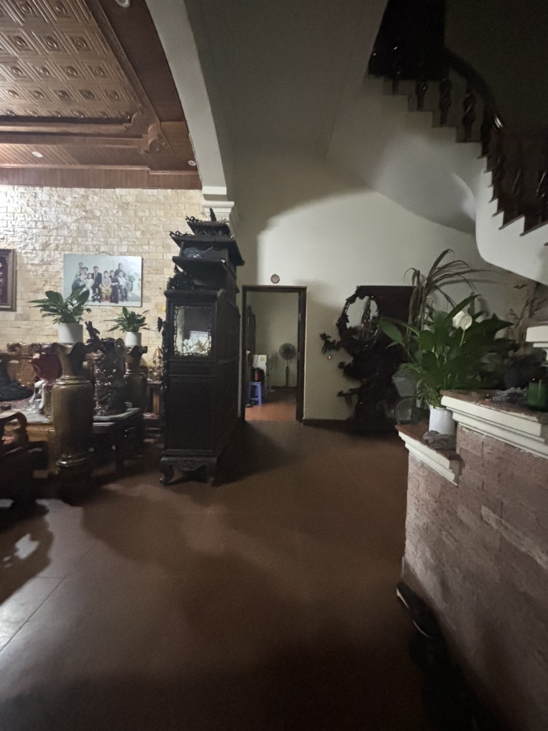 Bán nhà Nguyễn Trãi - diện tích 118.2m2 4 tầng - Ô TÔ TRÁNH - giá 33 tỷ