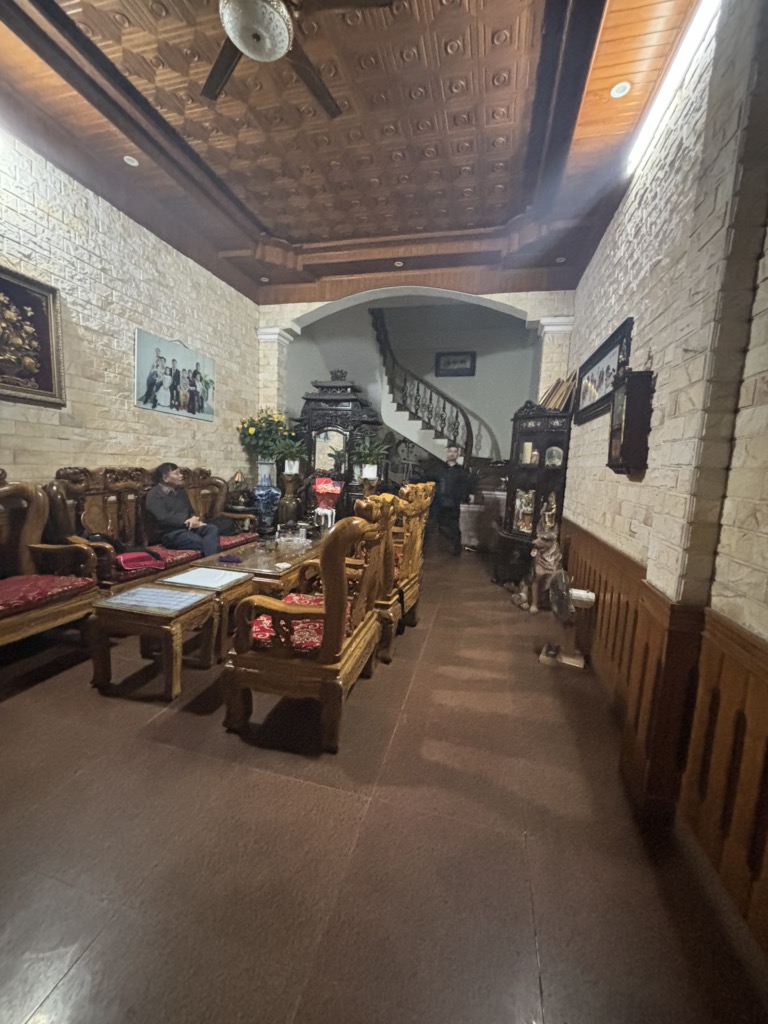 Bán nhà Nguyễn Trãi - diện tích 118.2m2 4 tầng - Ô TÔ TRÁNH - giá 33 tỷ