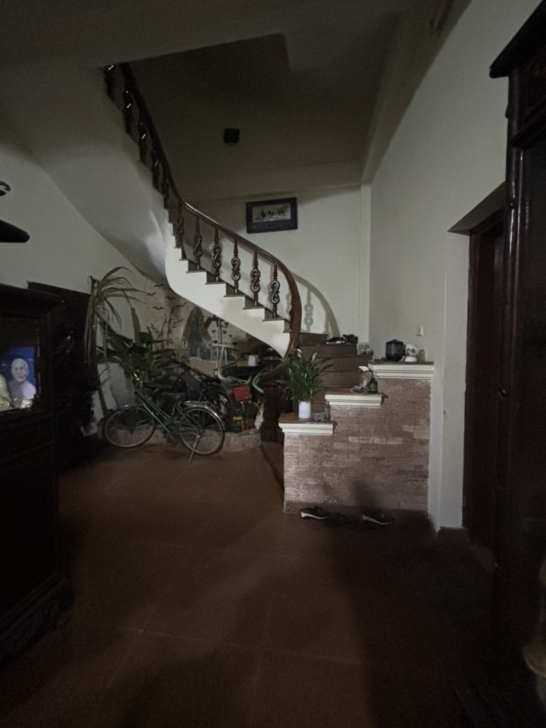 Bán nhà Nguyễn Trãi - diện tích 118.2m2 4 tầng - Ô TÔ TRÁNH - giá 33 tỷ