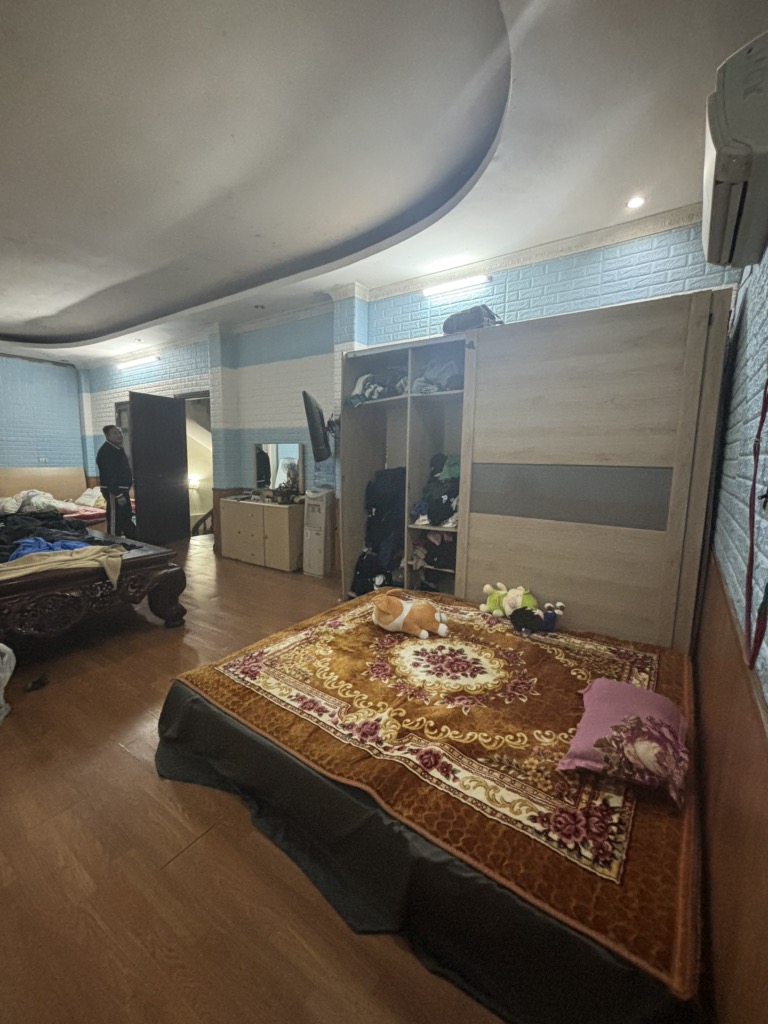 Bán nhà Nguyễn Trãi - diện tích 118.2m2 4 tầng - Ô TÔ TRÁNH - giá 33 tỷ