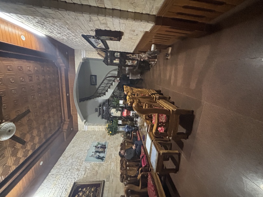 Bán nhà Nguyễn Trãi - diện tích 118.2m2 4 tầng - Ô TÔ TRÁNH - giá 33 tỷ