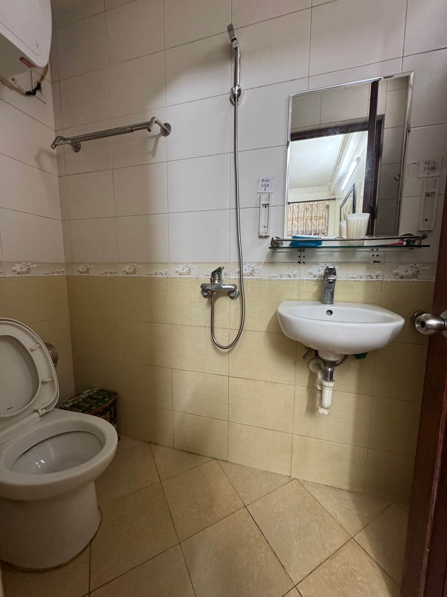 Bán nhà Giải Phóng - diện tích 73.2m2 7 tầng - Nhà nghỉ thu trang - giá 26,5 tỷ