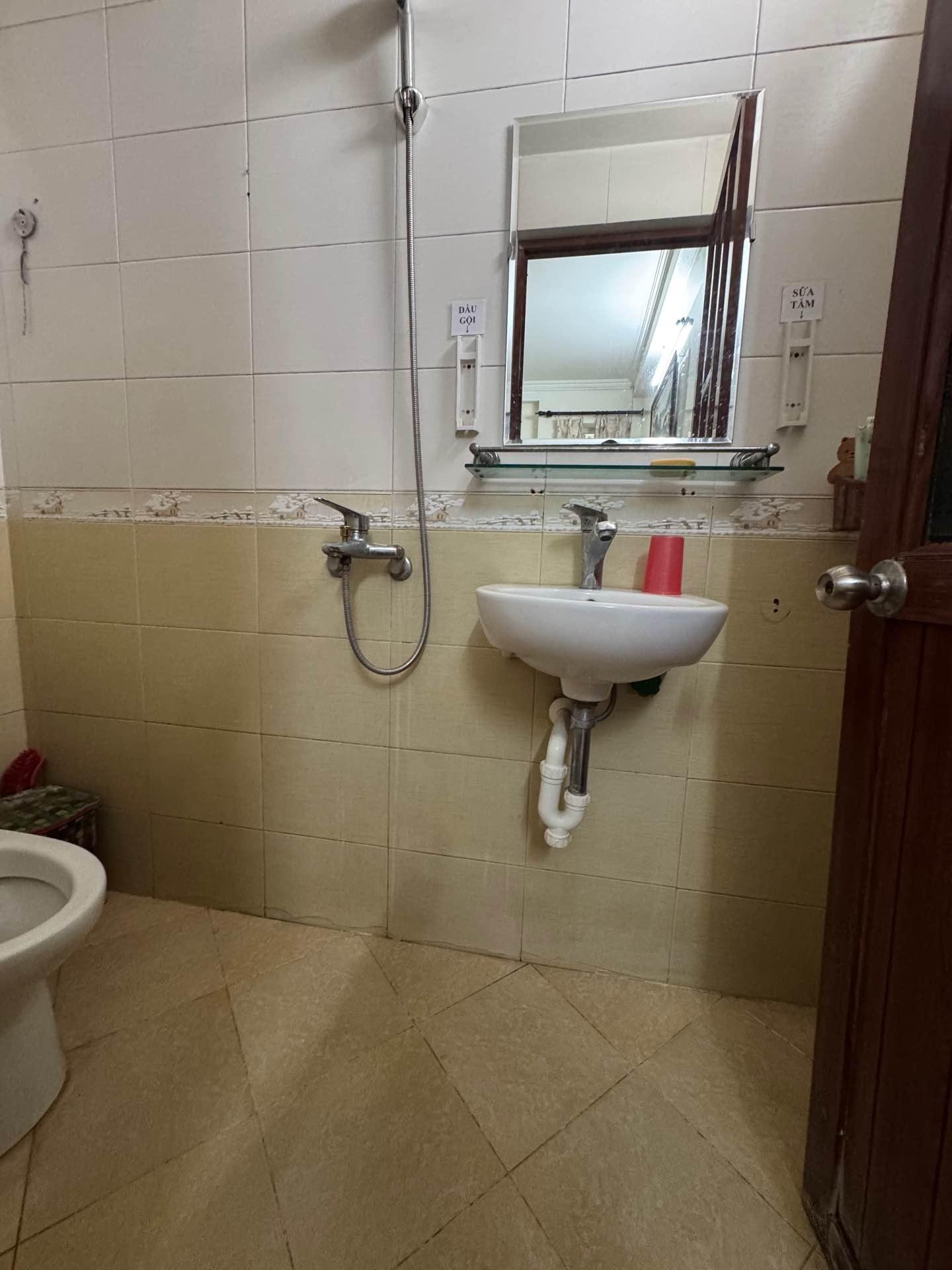 Bán nhà Giải Phóng - diện tích 73.2m2 7 tầng - Nhà nghỉ thu trang - giá 26,5 tỷ