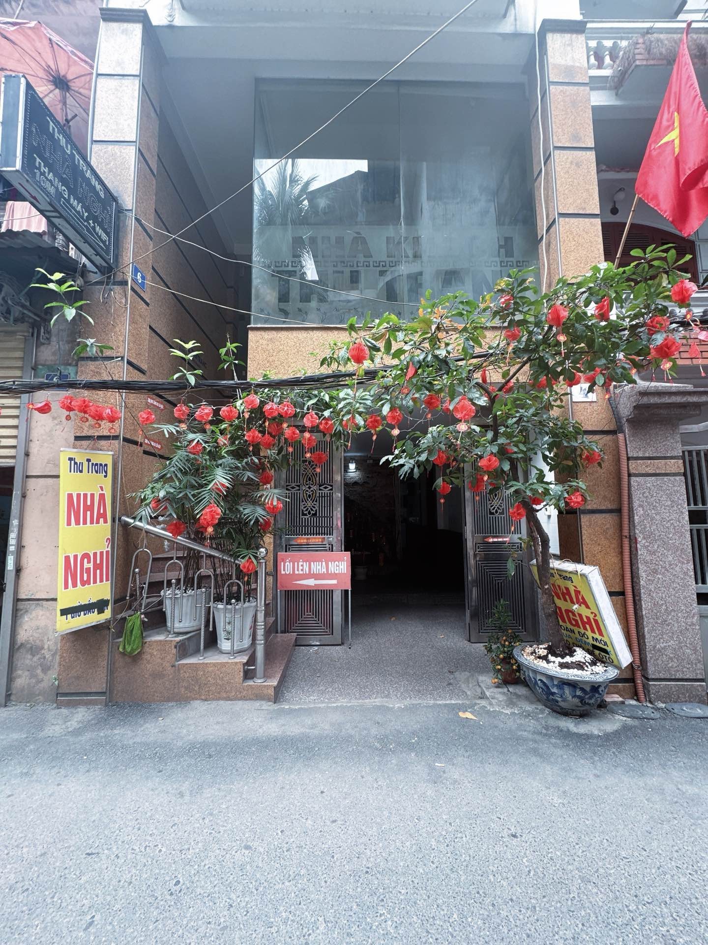 Bán nhà Giải Phóng - diện tích 73.2m2 7 tầng - Nhà nghỉ thu trang - giá 26,5 tỷ