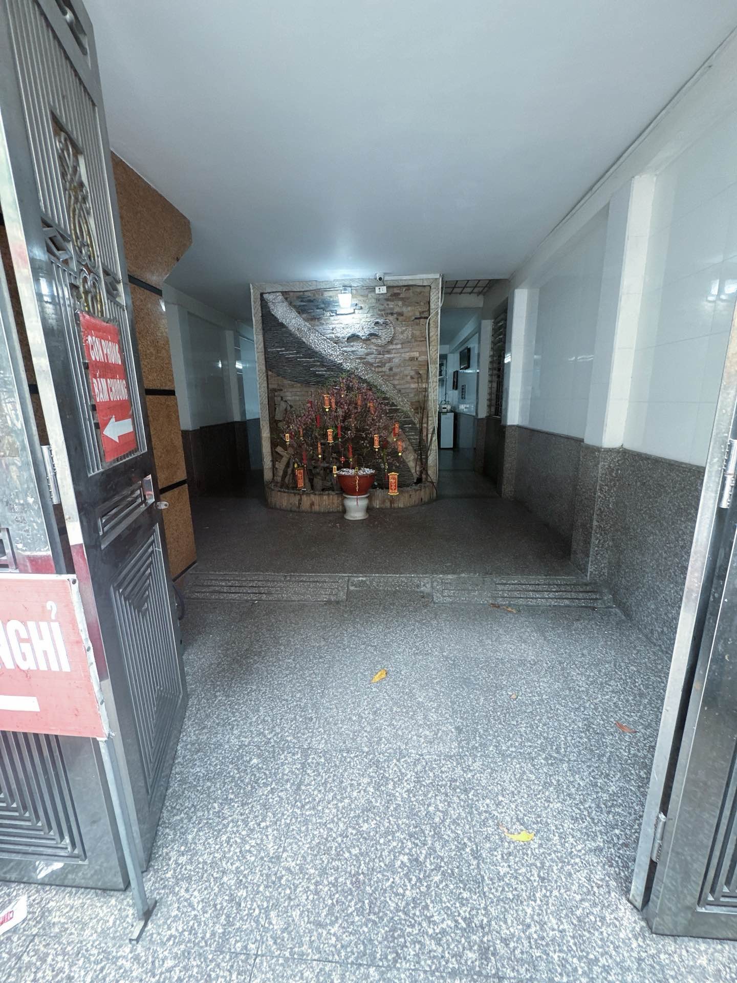 Bán nhà Giải Phóng - diện tích 73.2m2 7 tầng - Nhà nghỉ thu trang - giá 26,5 tỷ