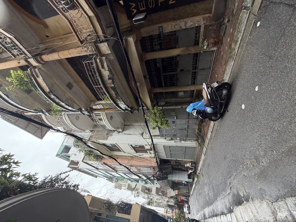 Bán nhà Huỳnh Thúc Kháng - diện tích 80.3m2 5 tầng - Ô tô tránh - giá 37 tỷ