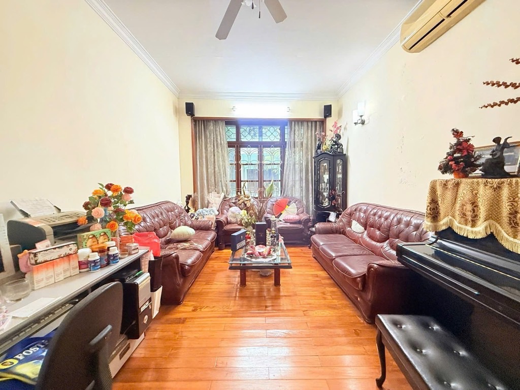 Bán nhà Huỳnh Thúc Kháng - diện tích 80.3m2 5 tầng - Ô tô tránh - giá 37 tỷ