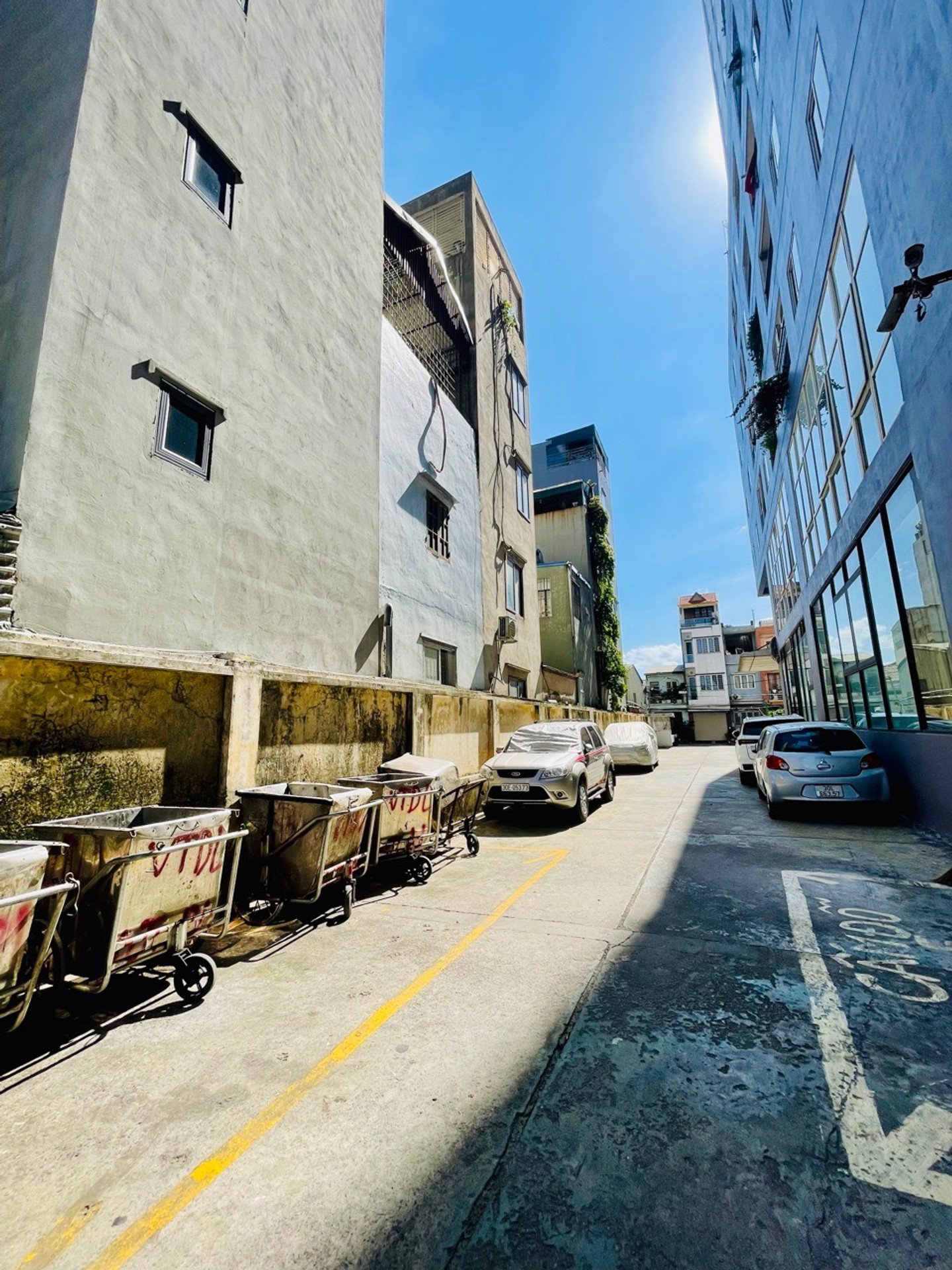Bán nhà Ngọc Hồi - diện tích 50m2 7 tầng - Gara ô tô - giá 23,5 tỷ
