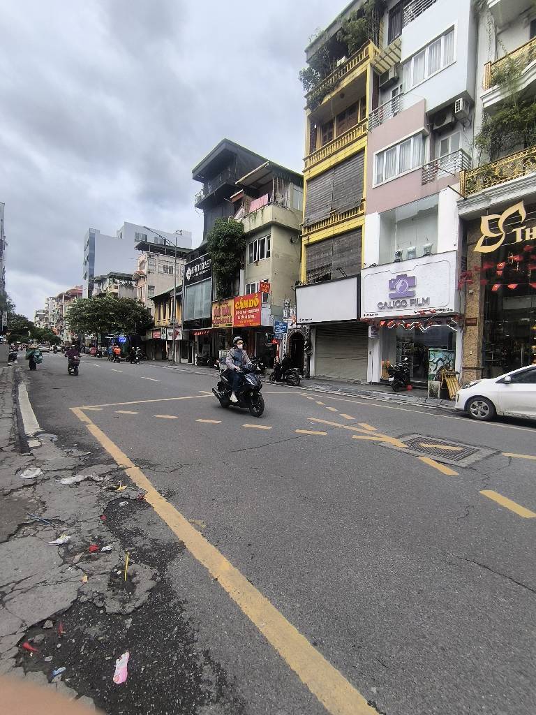 Bán nhà Đình Đại - diện tích 16m2 3 tầng - ô tô đỗ cửa - giá 5,9 tỷ