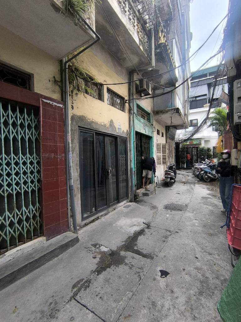 Bán nhà Đình Đại - diện tích 16m2 3 tầng - ô tô đỗ cửa - giá 5,9 tỷ