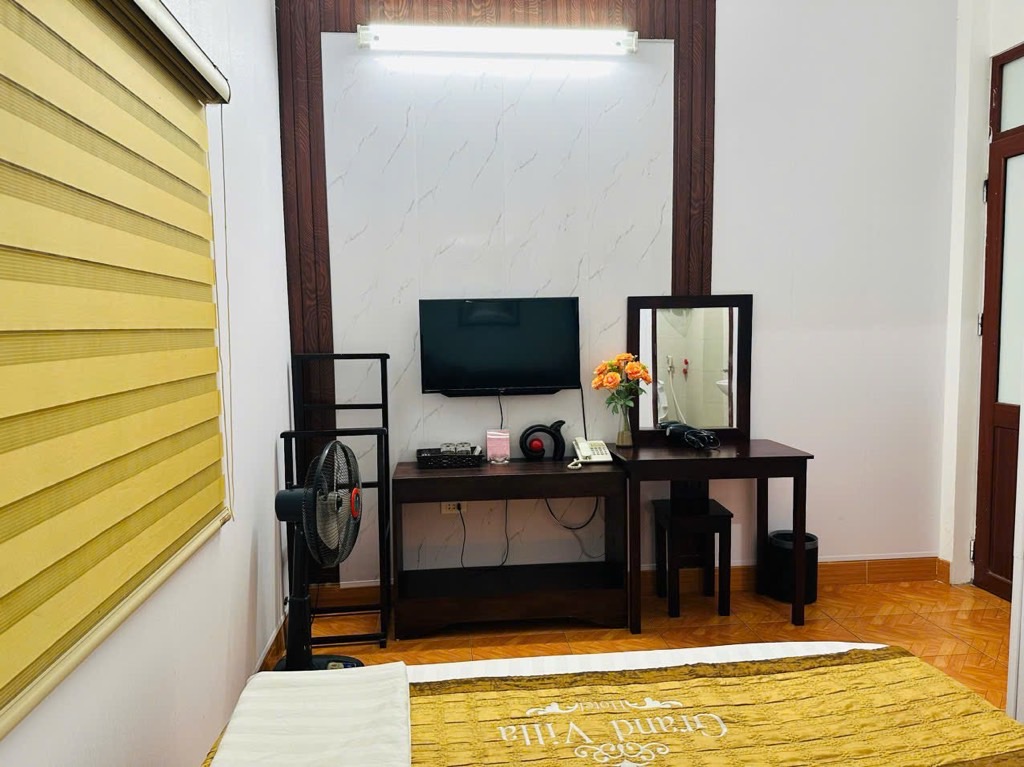 Bán nhà Hoàng Ngân - diện tích 50m2 5 tầng - ô tô tránh - giá 12,5 tỷ