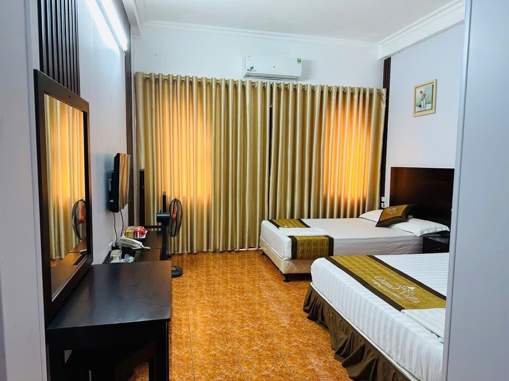 Bán nhà Hoàng Ngân - diện tích 50m2 5 tầng - ô tô tránh - giá 12,5 tỷ