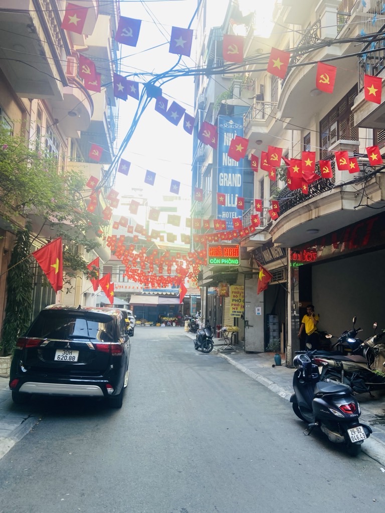 Bán nhà Hoàng Ngân - diện tích 50m2 5 tầng - ô tô tránh - giá 12,5 tỷ