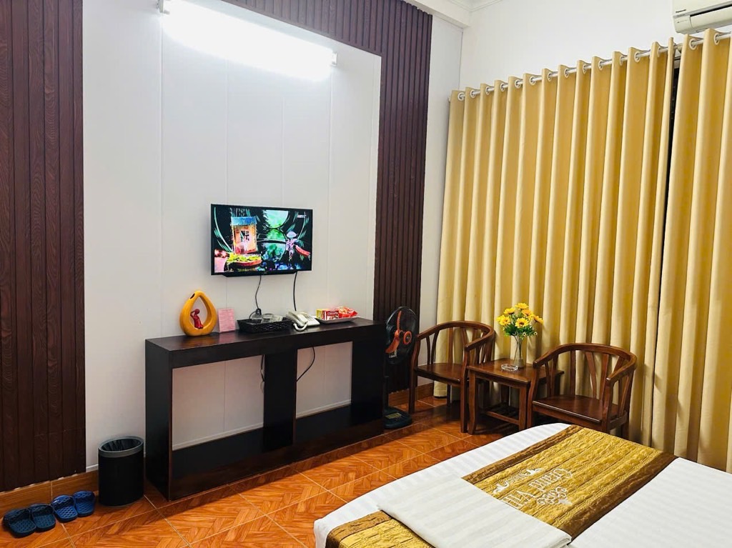 Bán nhà Hoàng Ngân - diện tích 50m2 5 tầng - ô tô tránh - giá 12,5 tỷ